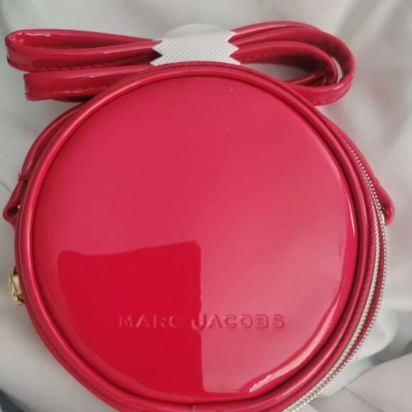 Marc Jacobs NWT Red Clutch with Smooth Leather and Zip Closure - Picture 4 of 5